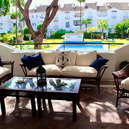Apartment In El Presidente Beach Side New Golden Mile Estepona Eksteriør billede