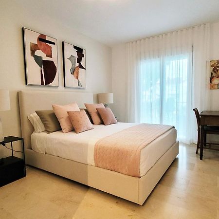 Apartment In El Presidente Beach Side New Golden Mile Estepona Eksteriør billede