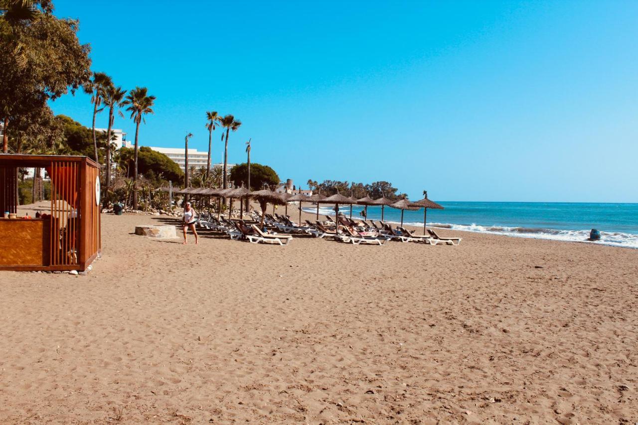 Apartment In El Presidente Beach Side New Golden Mile Estepona Eksteriør billede