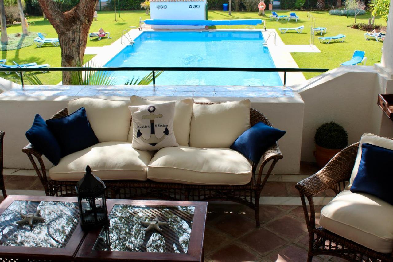 Apartment In El Presidente Beach Side New Golden Mile Estepona Eksteriør billede