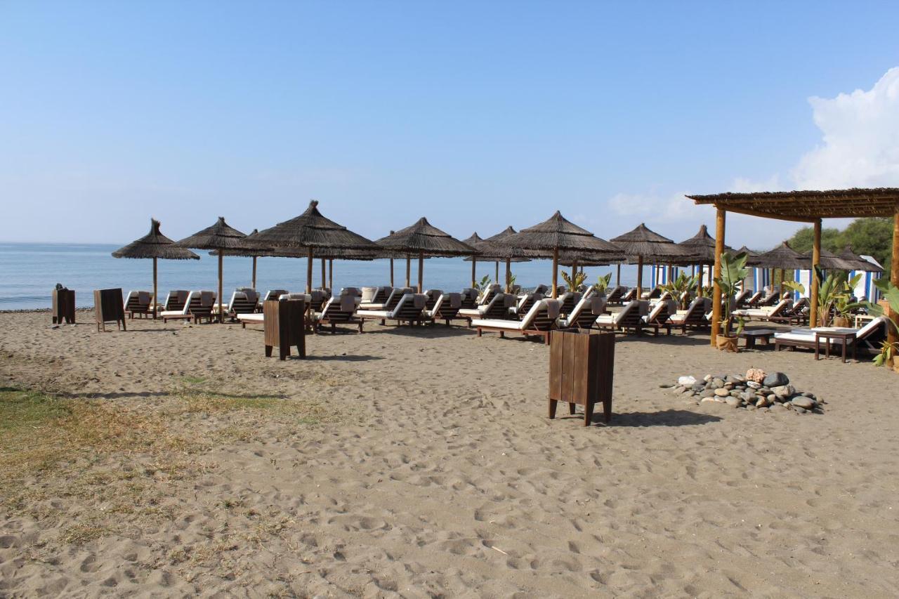 Apartment In El Presidente Beach Side New Golden Mile Estepona Eksteriør billede
