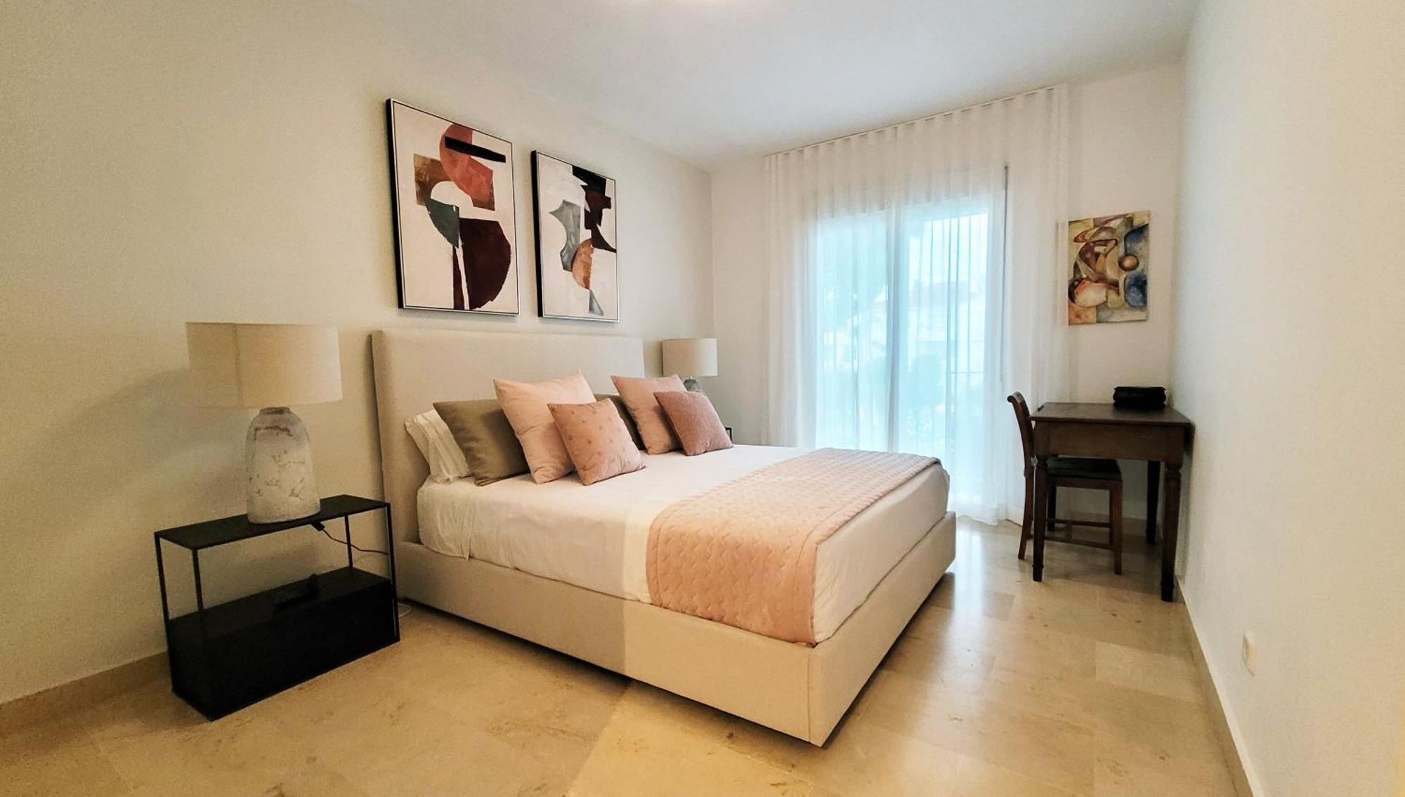 Apartment In El Presidente Beach Side New Golden Mile Estepona Eksteriør billede