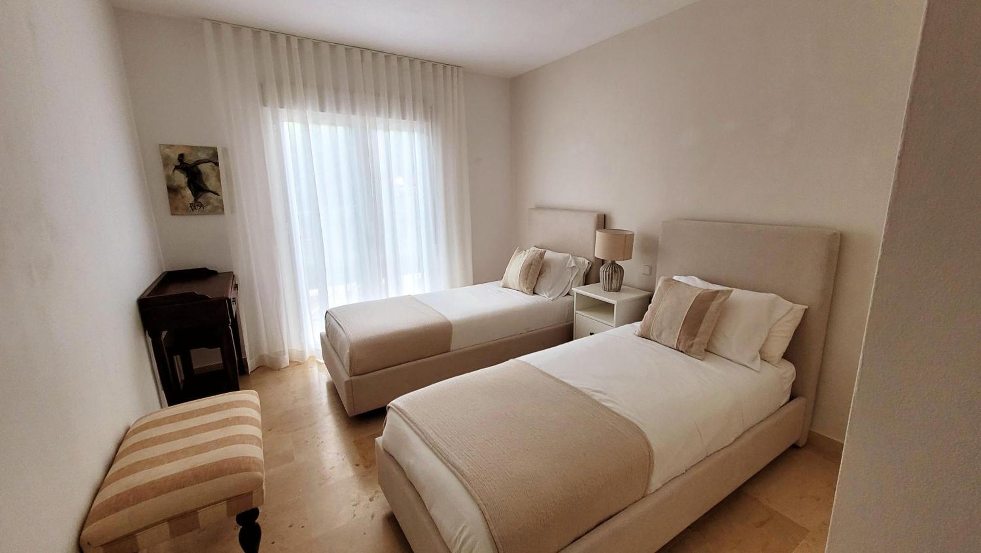 Apartment In El Presidente Beach Side New Golden Mile Estepona Eksteriør billede