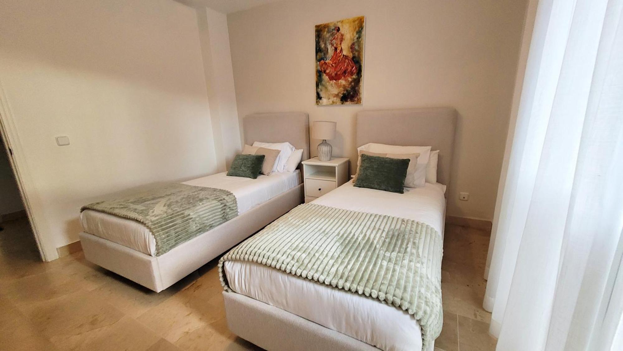Apartment In El Presidente Beach Side New Golden Mile Estepona Eksteriør billede