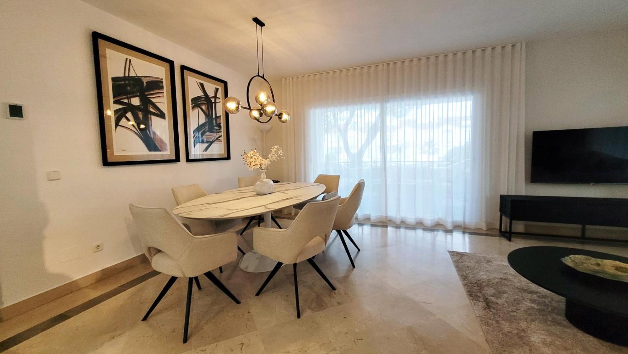 Apartment In El Presidente Beach Side New Golden Mile Estepona Eksteriør billede