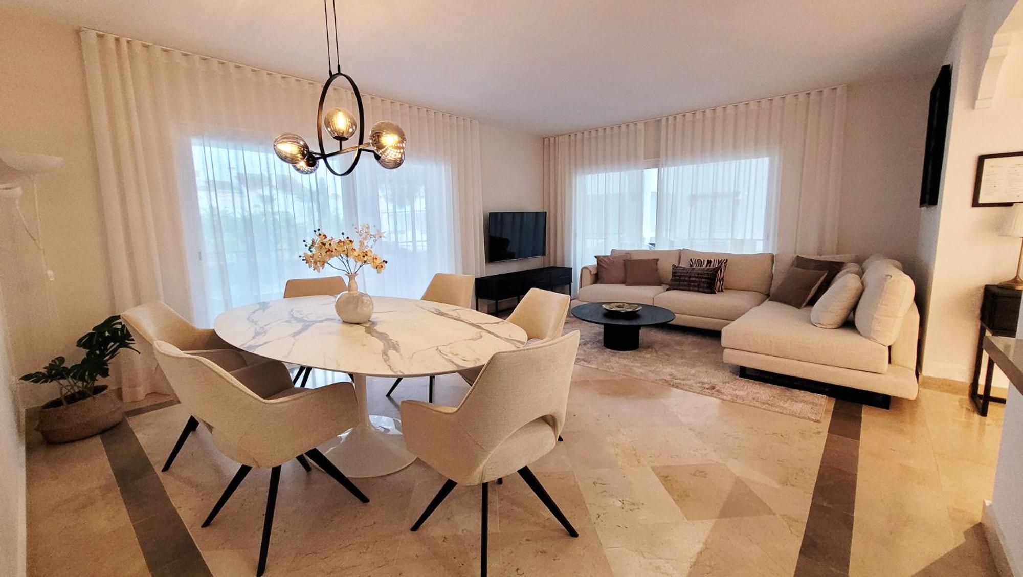 Apartment In El Presidente Beach Side New Golden Mile Estepona Eksteriør billede
