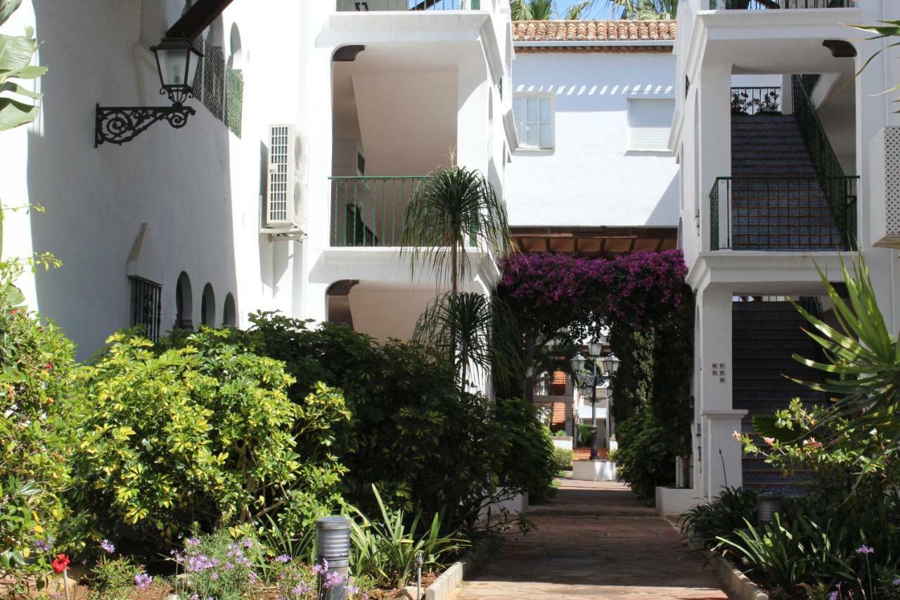 Apartment In El Presidente Beach Side New Golden Mile Estepona Eksteriør billede
