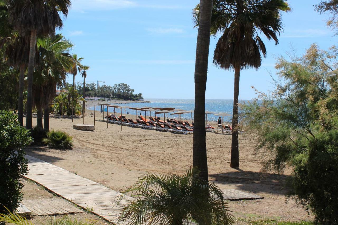 Apartment In El Presidente Beach Side New Golden Mile Estepona Eksteriør billede
