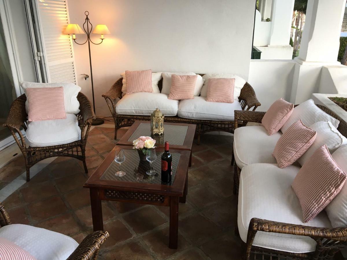 Apartment In El Presidente Beach Side New Golden Mile Estepona Eksteriør billede